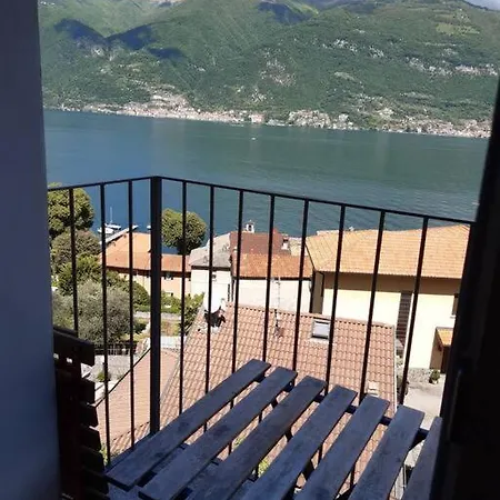 Miro - Escape With Romantic View Balcony Apartament Lezzeno